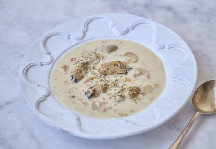 牡蠣入りのクラムチャウダー