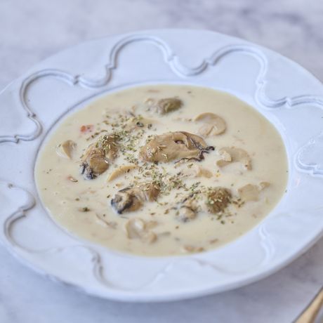 牡蠣入りのクラムチャウダー