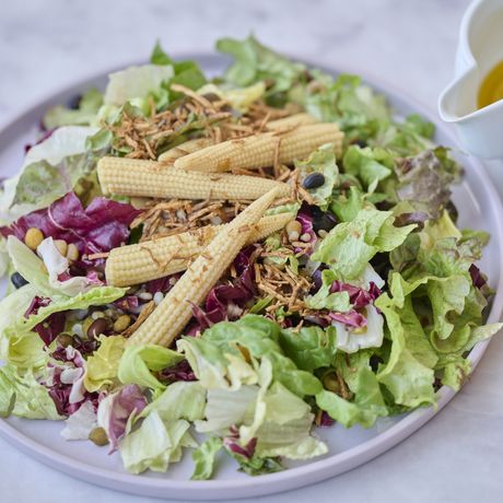 ヤングコーンと10種ミックスのワンプレートサラダ