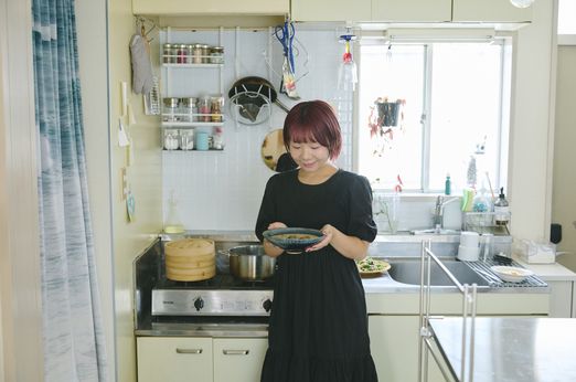 クリエイター初音さんのライフスタイルと一人暮らしの食卓【Qummy5,000円以上ショッピング】