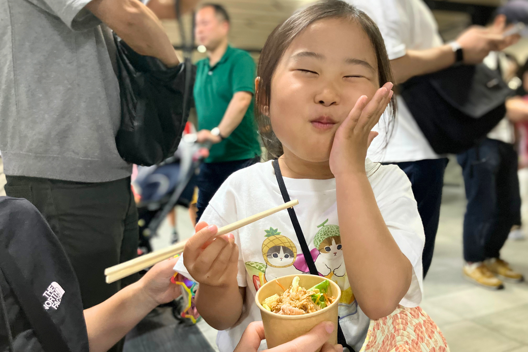 親も子も笑顔があふれた、サラダ試食会レポート