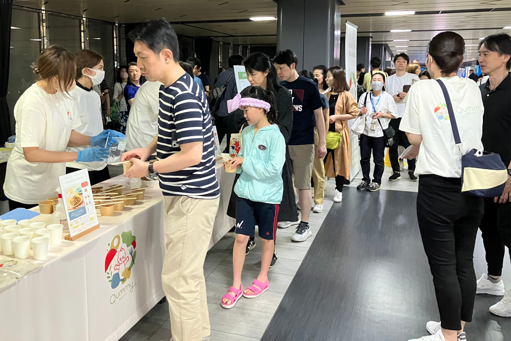 親も子も笑顔があふれた、サラダ試食会レポート