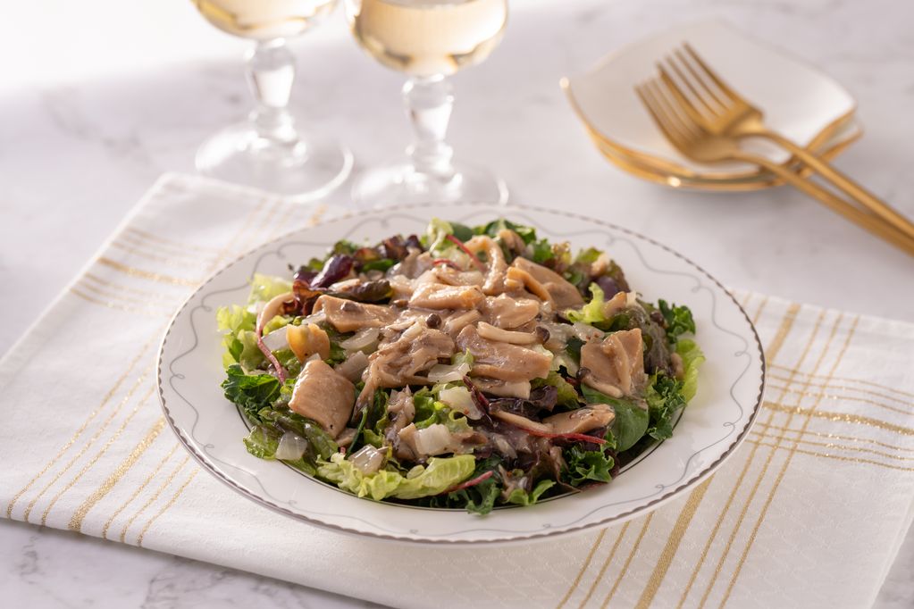 【3/4販売開始】週末の夜、贅沢ビストロ。3種のきのこと楽しむ、ご褒美サラダ。