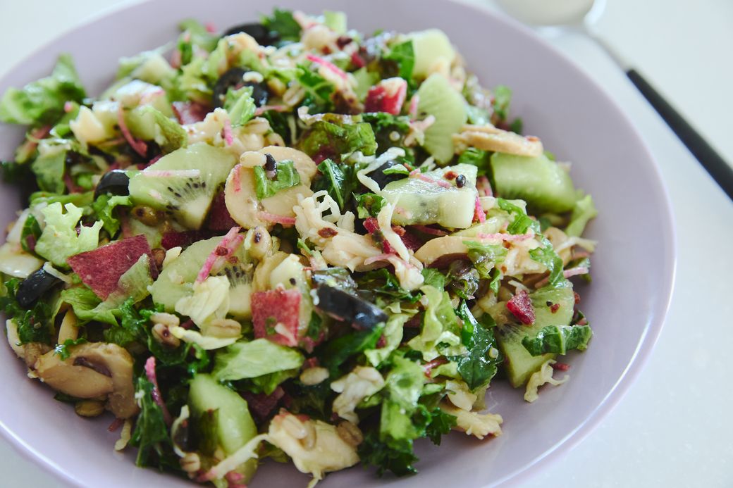 刻んで混ぜるだけ！栄養バランスを考えた簡単「チョップドサラダ」