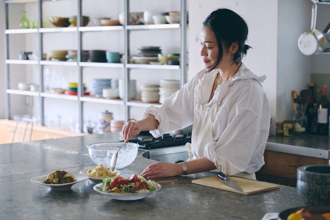 【料理家さんも太鼓判】かける＆和えるだけでお店の一皿に大変身！「デリサラダソース」でつくる簡単レシピ
