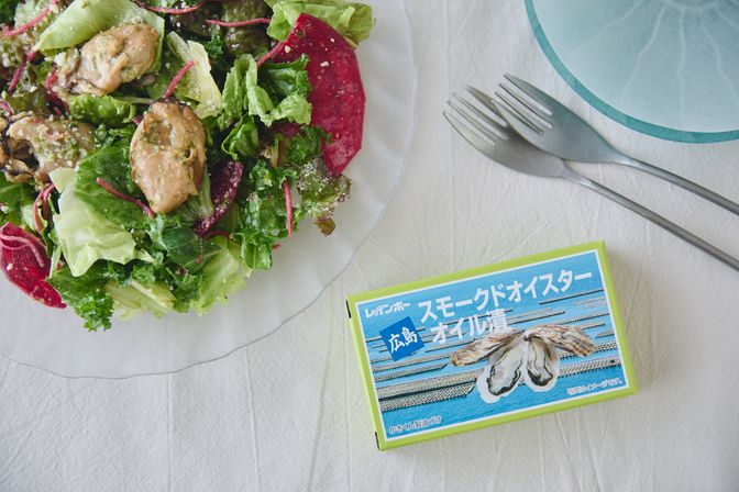 【VEGE WEEKで話題】のせるだけでごちそうに！「スモークドオイスターオイル漬」の満足レシピ3選