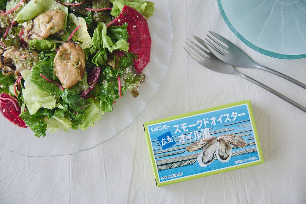 【VEGE WEEKで話題】のせるだけでごちそうに！「スモークドオイスターオイル漬」の満足レシピ3選
