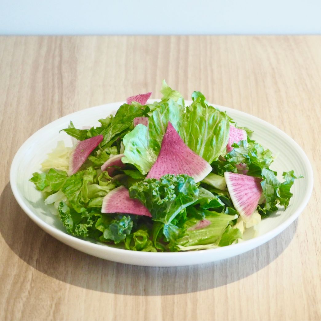 期間限定】旬を味わうサラダ紅芯大根やケール 82g｜サラダクラブ