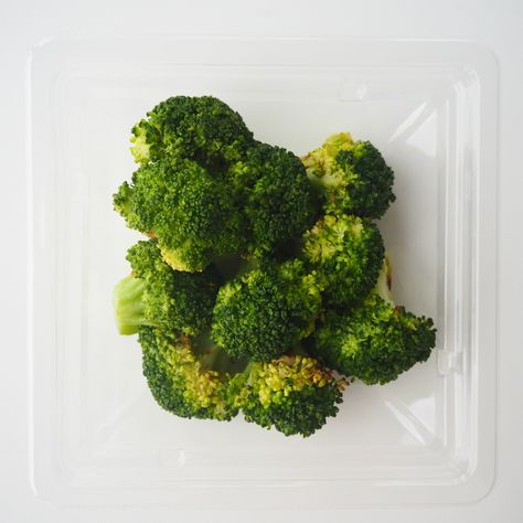 そのままパクっとベジタブル　国産焼きブロッコリー110g｜サラダクラブ