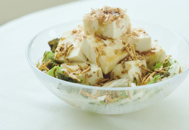 食感が楽しいヘルシー豆腐サラダ