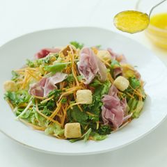 ケールと生ハムのデリサラダ～料理研究家 長田知恵さん考案～≪Qummy便りコラボ≫Qummy