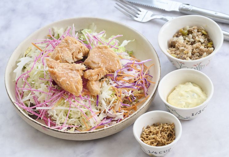 サーモンタルタルのごちそうサラダ